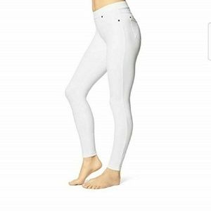 NEW June & Daisy White Denim Leggings - Size M